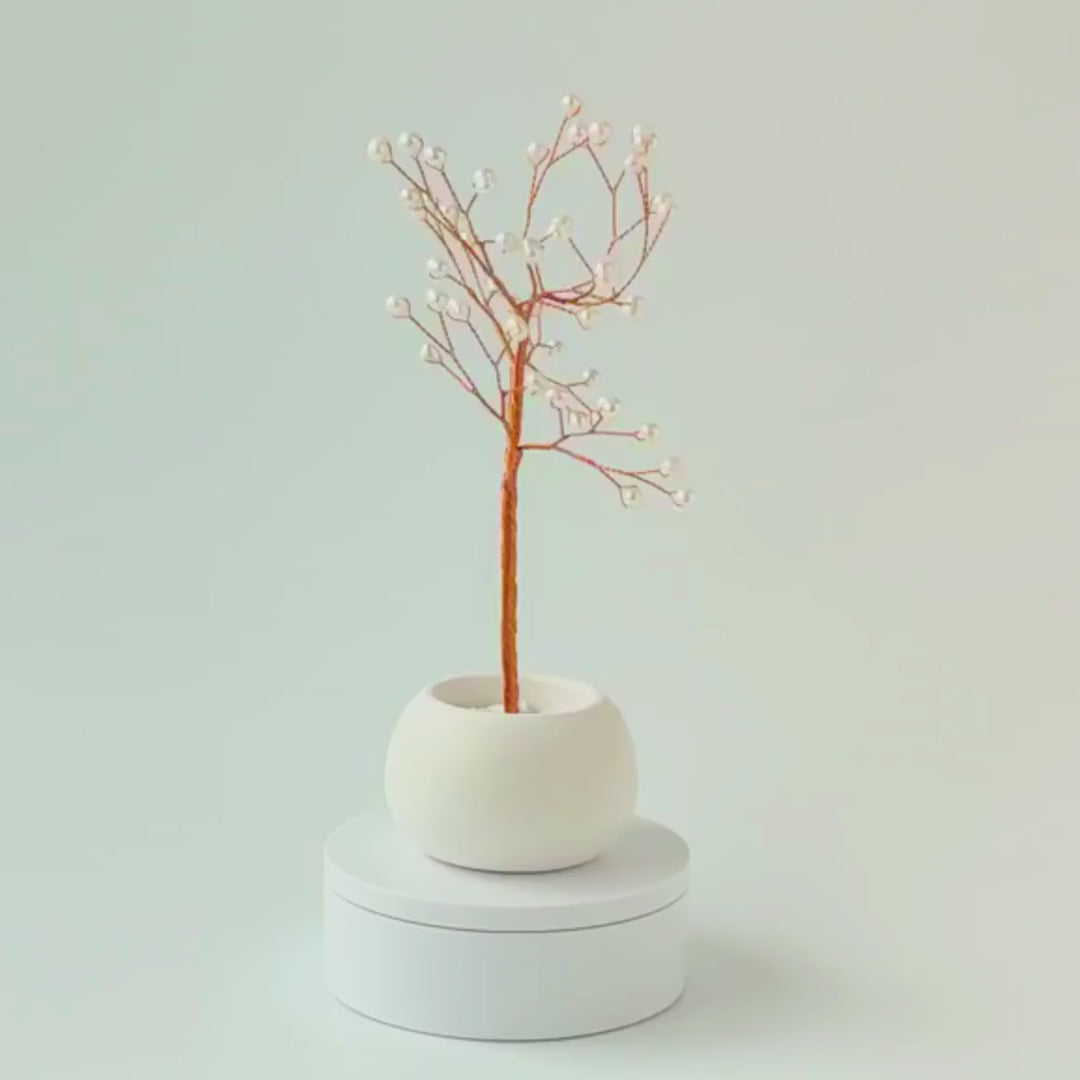 360° rotating view of handmade pearl jewelry tree – see all angles of the sculpture